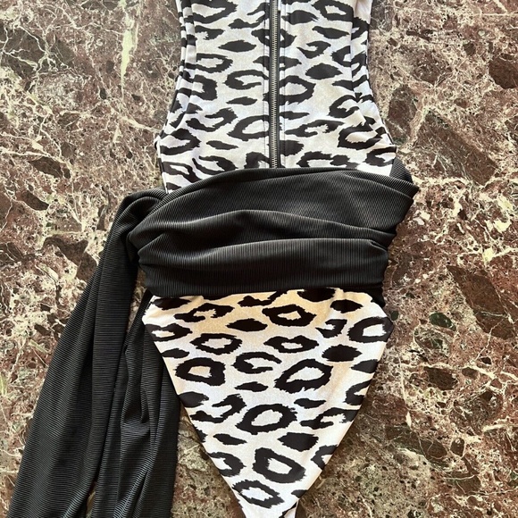 New SAME SWIM Bridgette Belted One Piece Swimsuit in Black Leopard - Picture 6 of 8